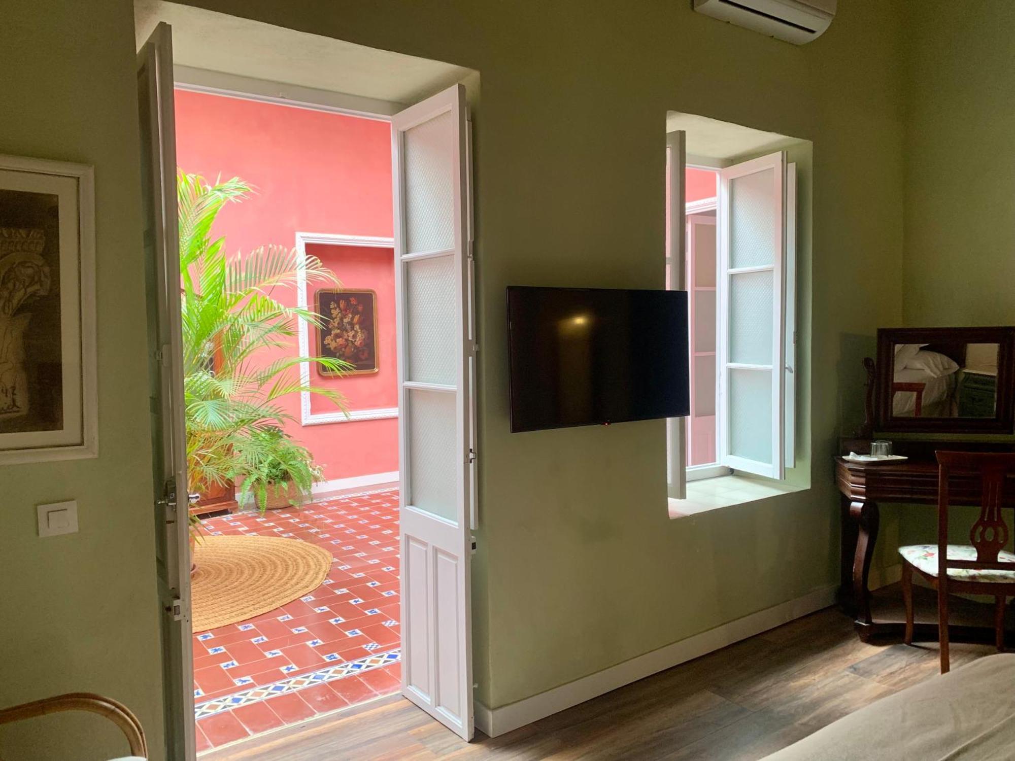 Patios Del Agua Bed & Breakfast El Puerto de Santa Maria Ngoại thất bức ảnh